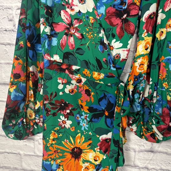 NYC Floral Green Long Sleeve Wrap Dress- Size L - Picture 6 of 11